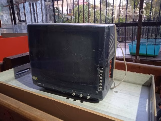 Televisiones antiguas sin funcionamiento