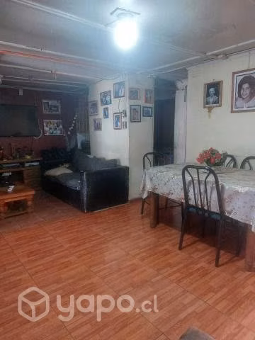 Se vende casa en La Florida, al lado del Metro
