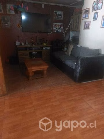 Se vende casa en La Florida, al lado del Metro