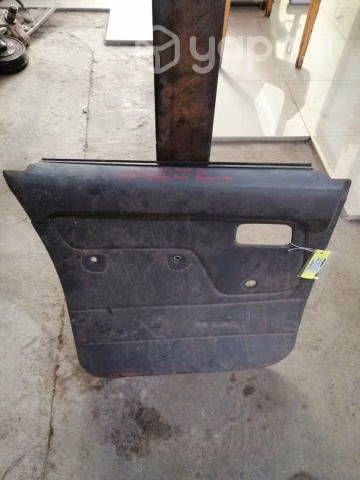 Tapiz puerta trasera izquierda Nissan Terrano 2014
