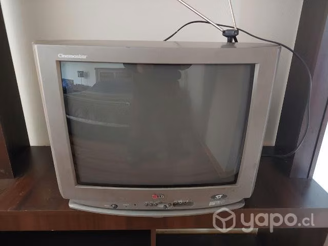 Tv antigua funcionando LG