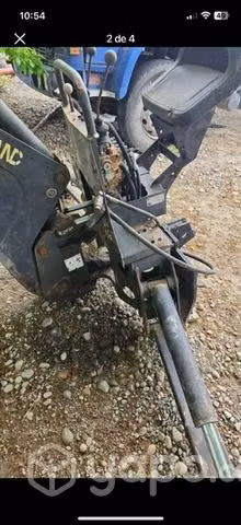 AGUILÓN minicargador o tractor