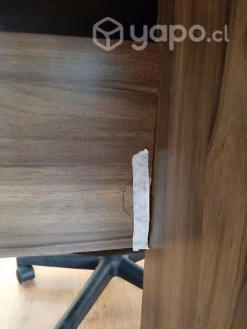Escritorio con detalles - Imagen 4