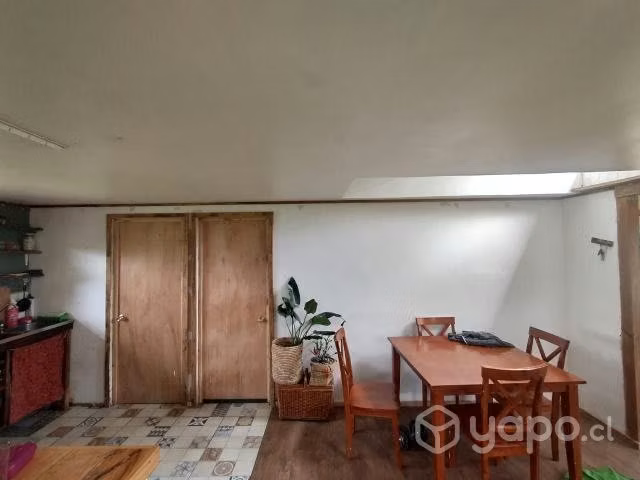 Terreno 7.400 m2 con casa rio