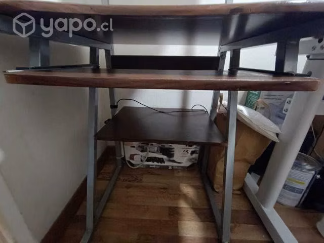 Escritorio compacto con 2 sillas