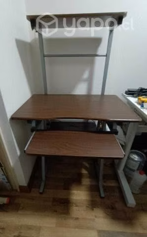Escritorio compacto con 2 sillas