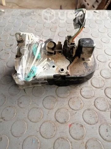 Chapa trasera izquierda Dodge Dakota 2012