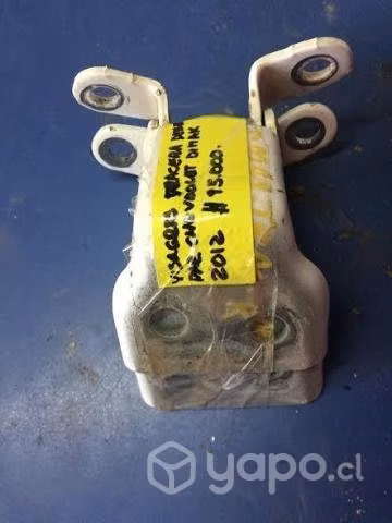 Bisagra trasera derecha chevrolet dmax 2012
