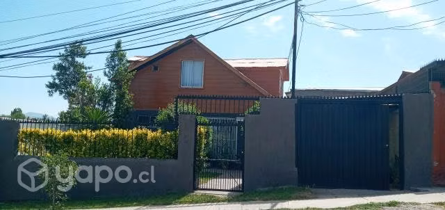 Casa en de dos pisos en cerrillos 4 dormitorios