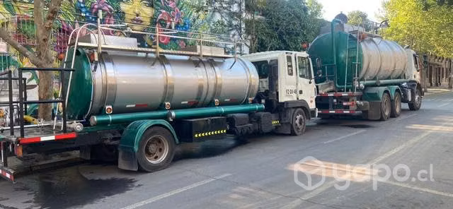 Agua potable en camión aljibe