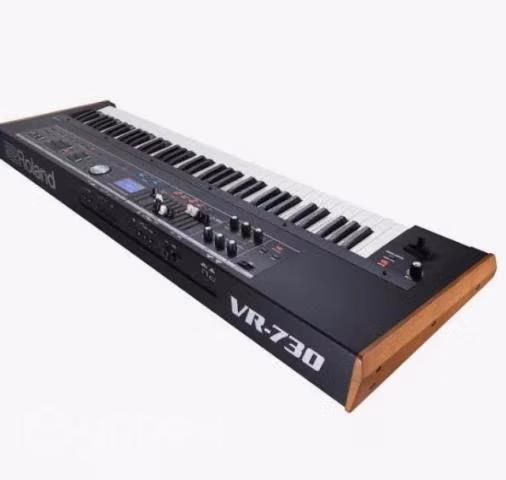 Teclado ROLAND vr730