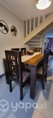 Comedor madera, detalles centrales de vidrio