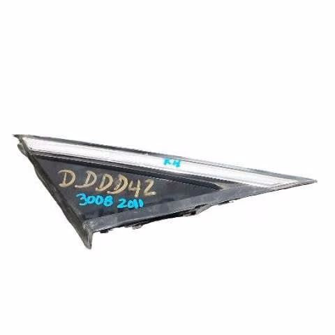 Embellecedor espejo derecho peugeot 3008 2011