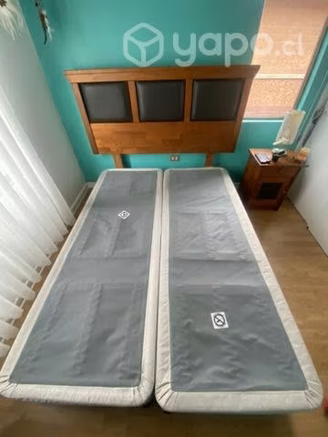 Cama 2 plazas y velador .