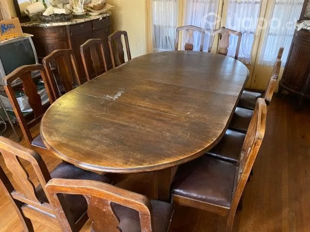 Comedor antiguo de madera