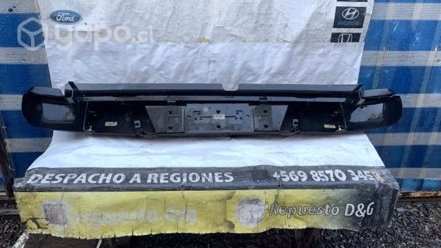 Parachoque trasero Nissan NP300