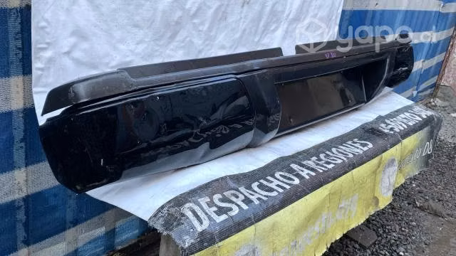 Parachoque trasero Nissan NP300