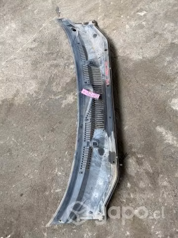 Rejilla cubre torpedo Fiat Strada 2018