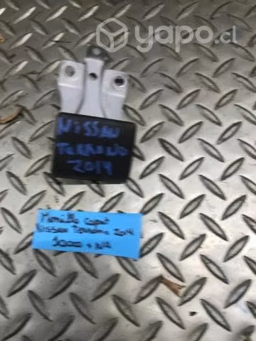 Manilla Capot Nissan Terrano
