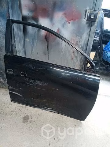 Puerta new yaris 2019