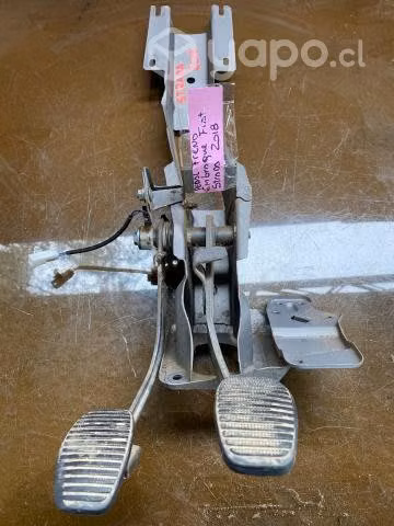 Pedal freno embrague Fiat Strada 2018