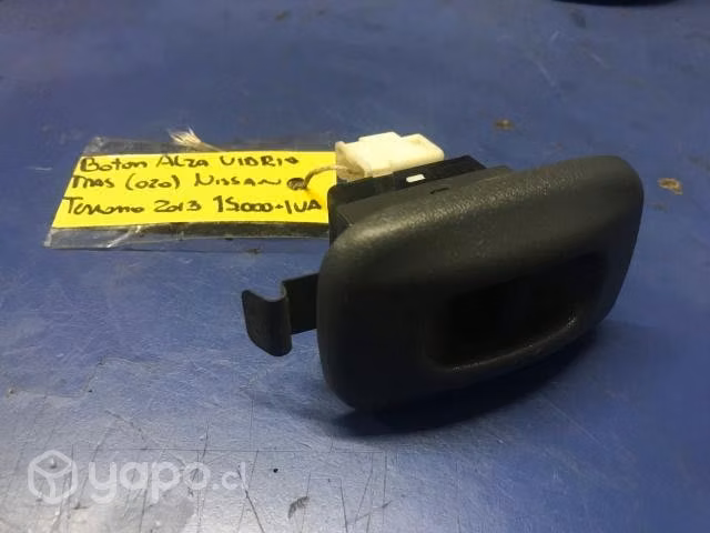Boton alza vidrio trasero Nissan Terrano