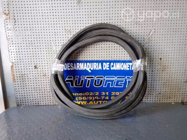 Goma contorno pilar pta tras izq Ford F