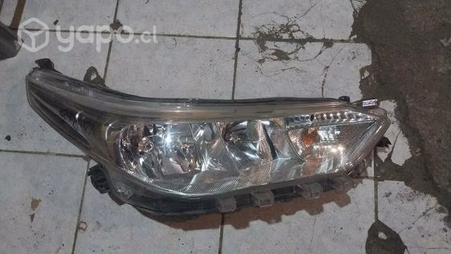 Óptico derecho Toyota Yaris