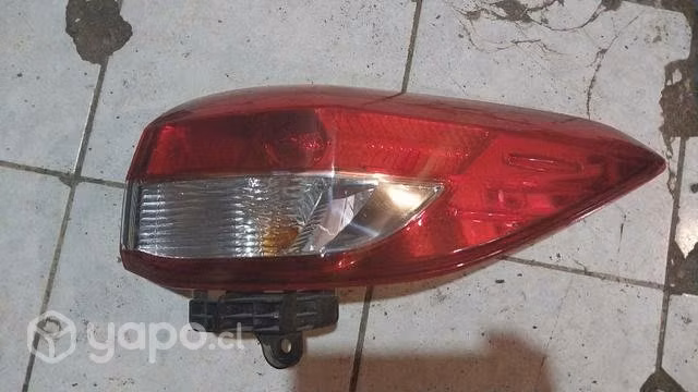 Foco derecho Toyota Yaris