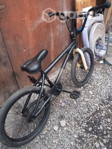 Bicicleta bmx oxford. Giro 360 °