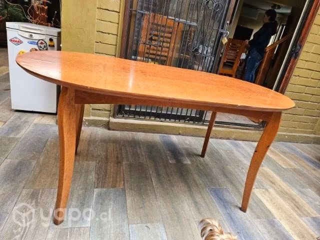 Mesa de comedor ovalada