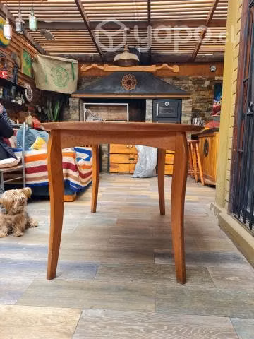 Mesa de comedor ovalada