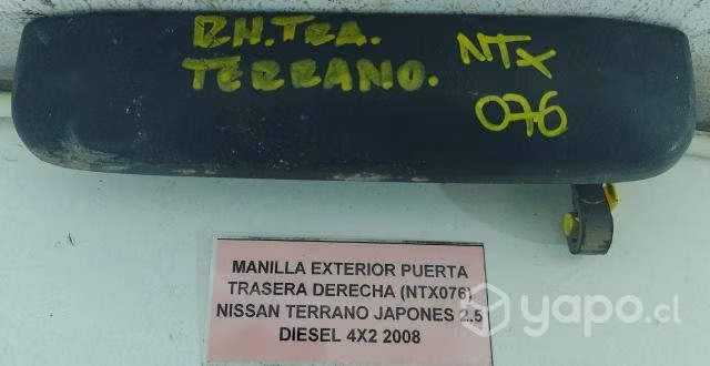 Manilla Exter pta tras der Nissan Terrano 2008 Jp
