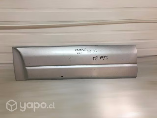 Moldura de puerta rh suzuki nomade 2004