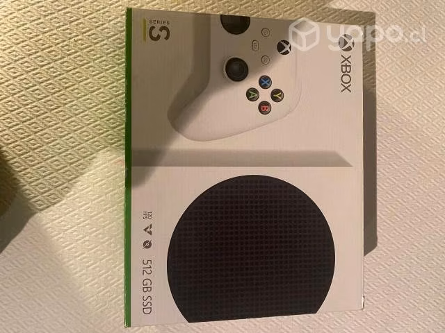 Xbox Series S con Razer Wolverine Chroma V2