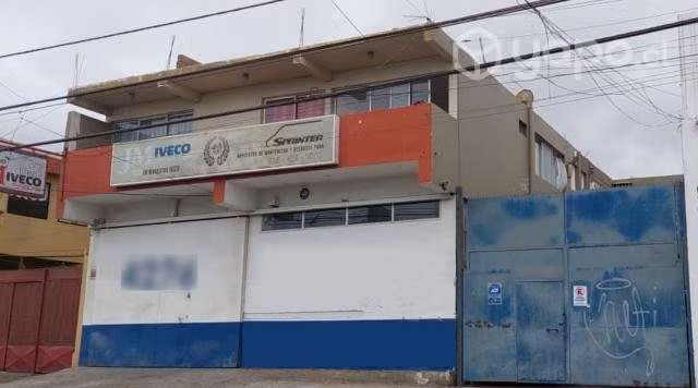 propiedad comercial + 02 departamentos