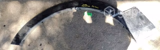 Moldura Pasa Rueda Delantera Izq Ford Expedition