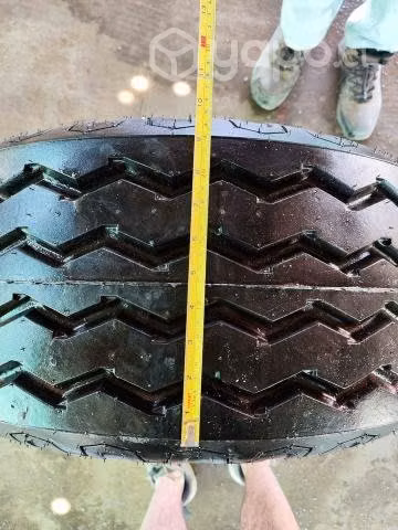 Neumaticos Retro excavadora