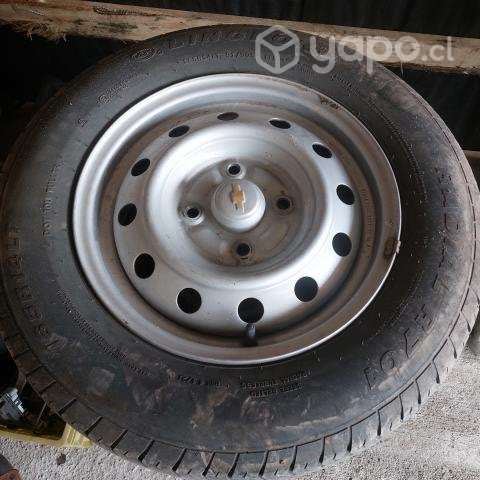 Llanta con neumatico chevrolet n400 - Imagen 2