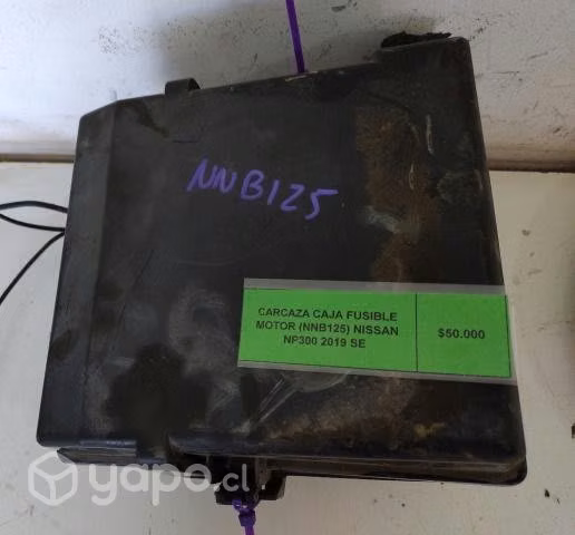 Carcaza Caja Fusible Motor (NNB125) Nissan NP300