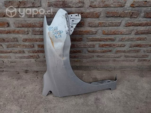 Tapa barro Nissan sentra b17