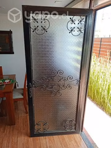 Puerta vidrio catedral com fierro