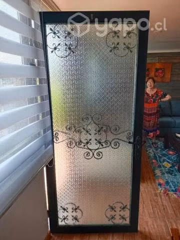 Puerta vidrio catedral com fierro