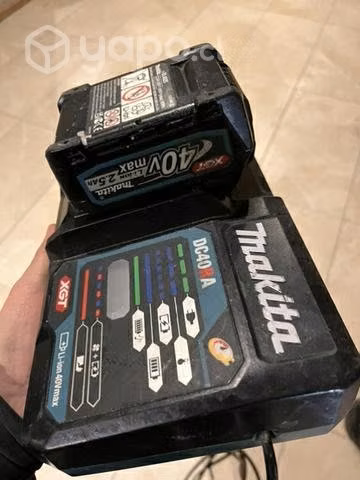 Cargador makita 40v + bateria 40v