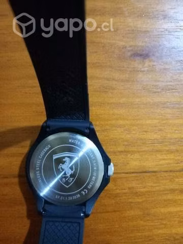 Reloj ferrari color negro amarillo modelo Q150.27