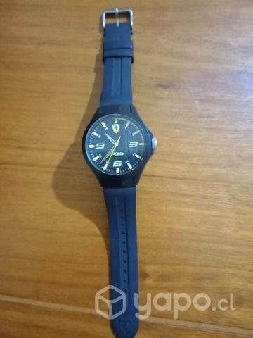 Reloj ferrari color negro amarillo modelo Q150.27