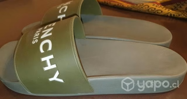 Chalas Givenchy
