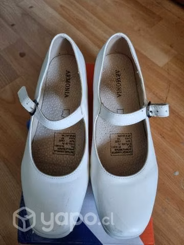 Zapatos de cueca blancos