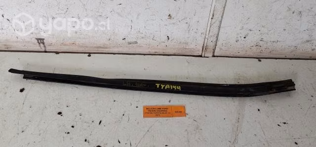 Moldura Lame Vidrio Tras izq (TYA144) Toyota Hilux