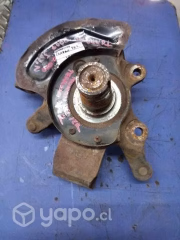 Munon del izq Nissan Terrano 4x2 alta 2012-2014